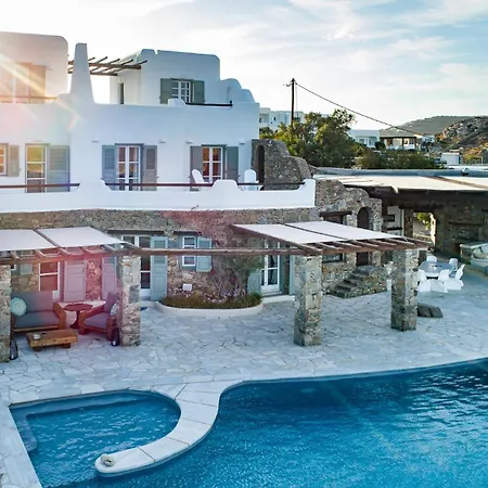 Melangio Private Pool & Sunrise Views - Location