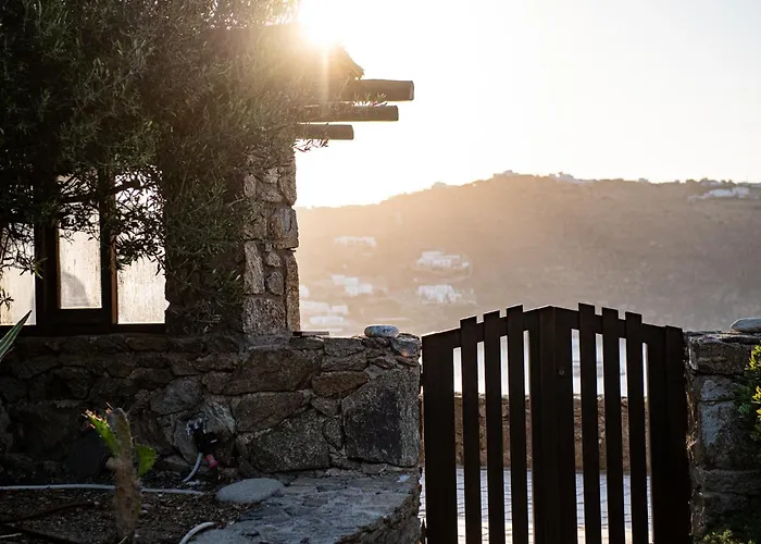 Melangio Private Pool & Sunrise Views - Location Villa