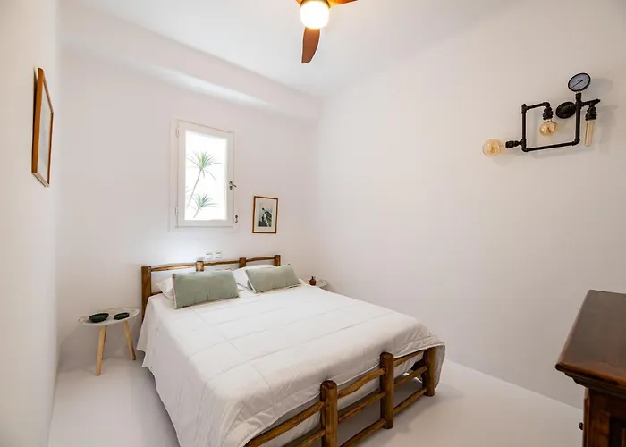 Melangio Private Pool & Sunrise Views - Location *