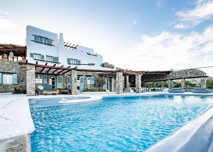 Melangio Private Pool & Sunrise Views - Location Villa